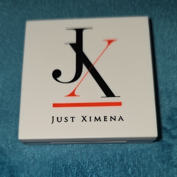 just ximena Other - Highlighter - Elegant White and Black